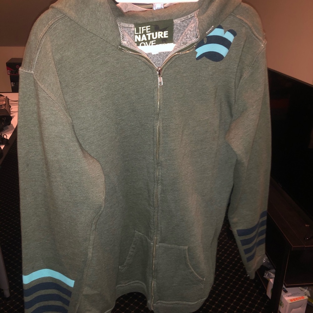 LIFE NATURE LOVE zip up